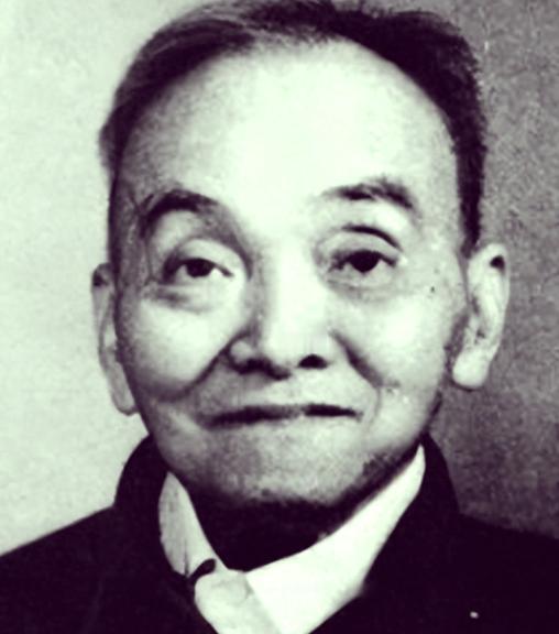 1949年,地下党被判死刑,临行刑前去上厕所,看守意味深长地说:"早去早回",地