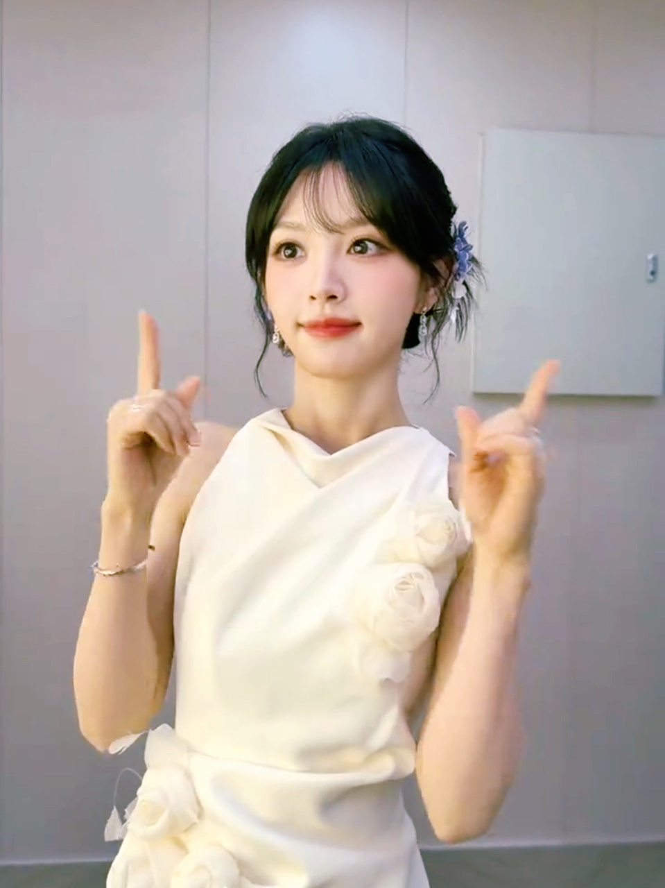 田曦薇世萌一来的吧👆🏻手势舞届来了位萌神🥹田曦薇直播