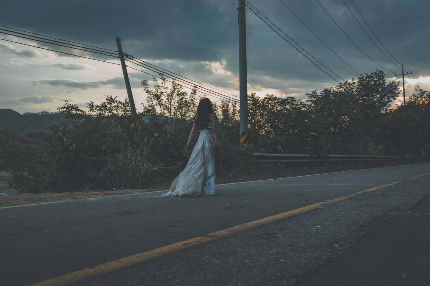 图1拖着疲惫不堪伤痕累累的身子走向黎明《亲爱的X》是金裕贞的人生作品了 