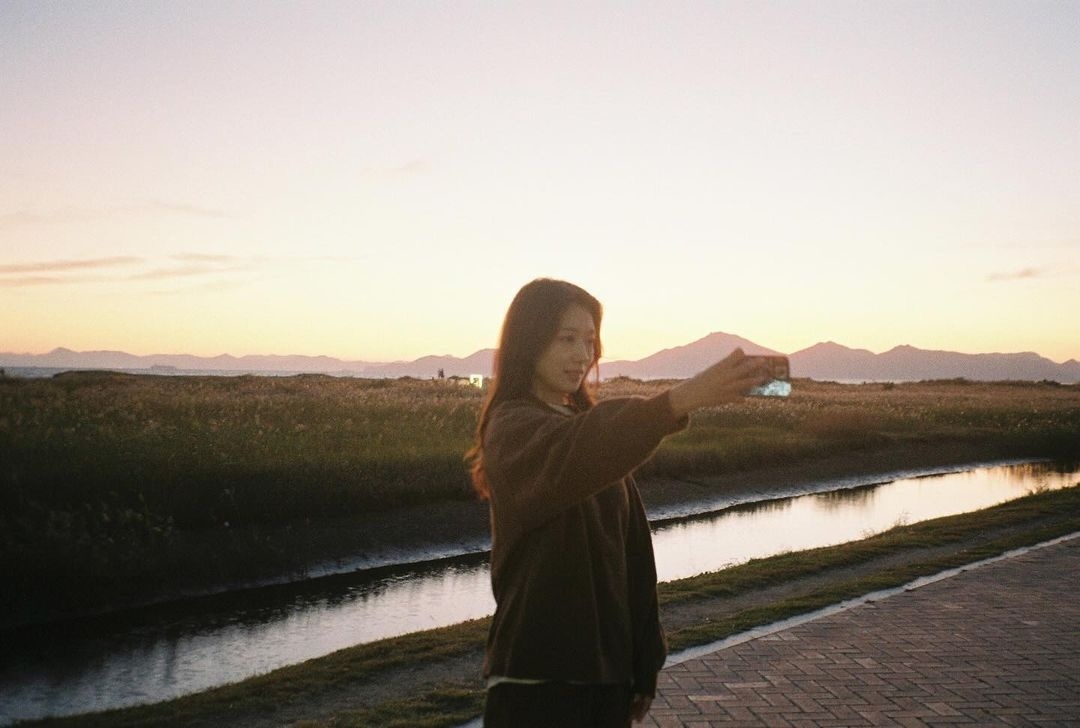 #朴信惠[超话]#✨#低谷医生# 240684 ssinz7 ins 更新一则应