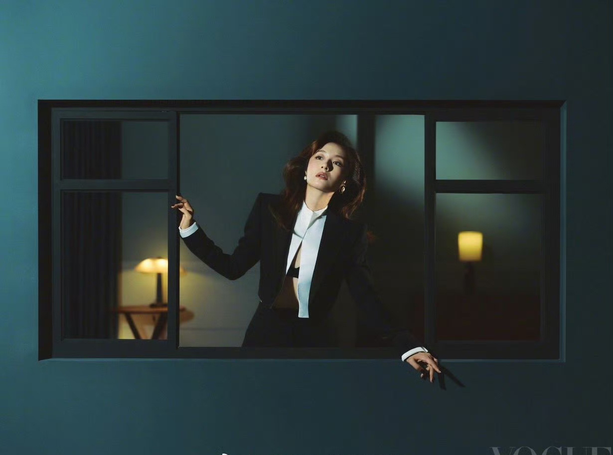 李兰迪VOGUE杂志大片，复古优雅的法式风！ 
