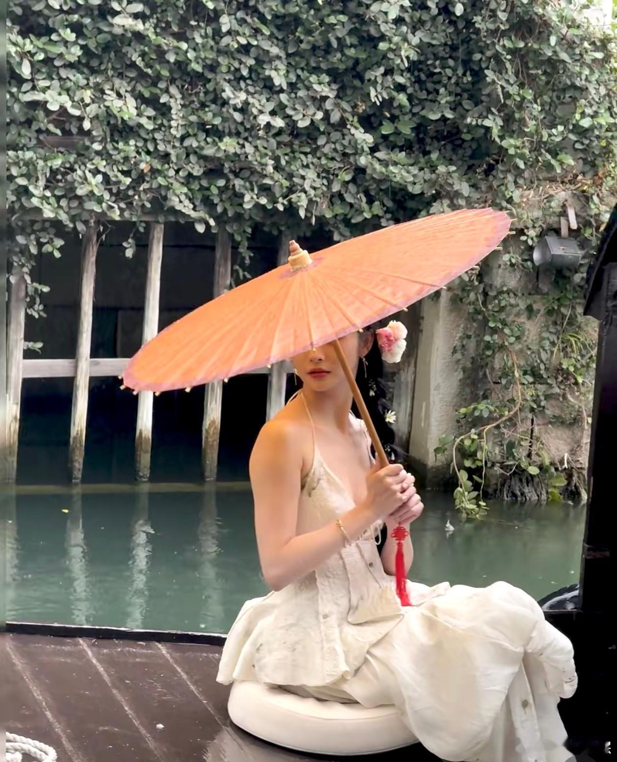 周洁琼琵琶女具象化了周洁琼京城贵女既视感从京城名伎到江南船娘，周洁琼的这组大片，