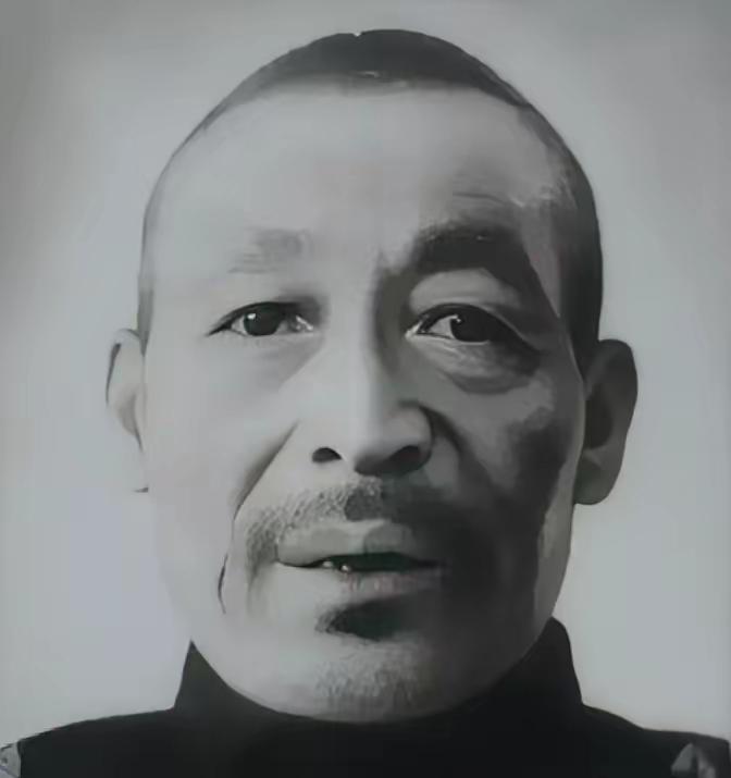 1949年，杀了3000多名红军的韩起功逃入祁连山，解放军搜寻多日无果，这时，一