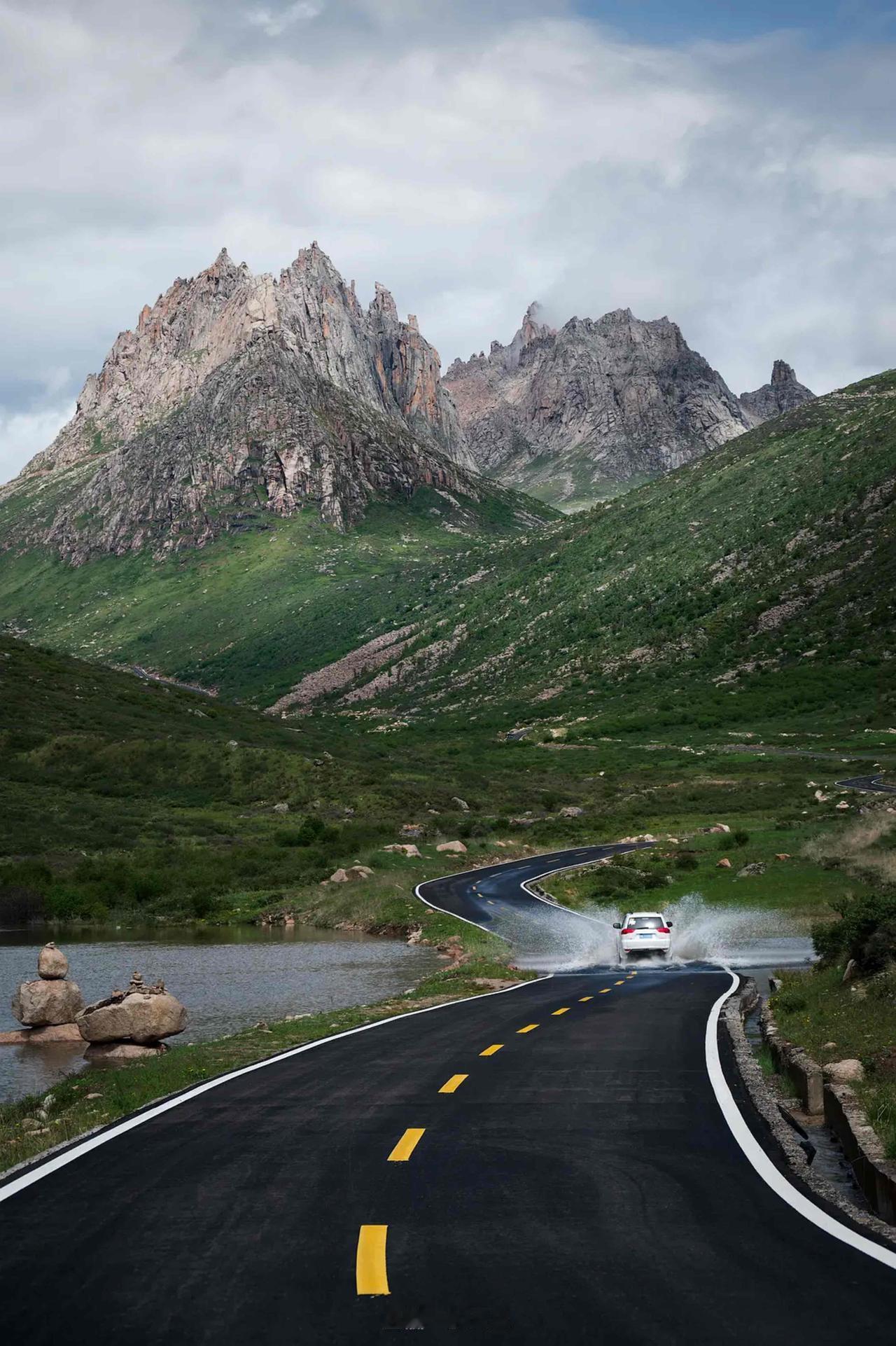 人到四十，十种关系越简单越舒心：
 
1. 和上级：不刻意讨好也不正面冲突，把本