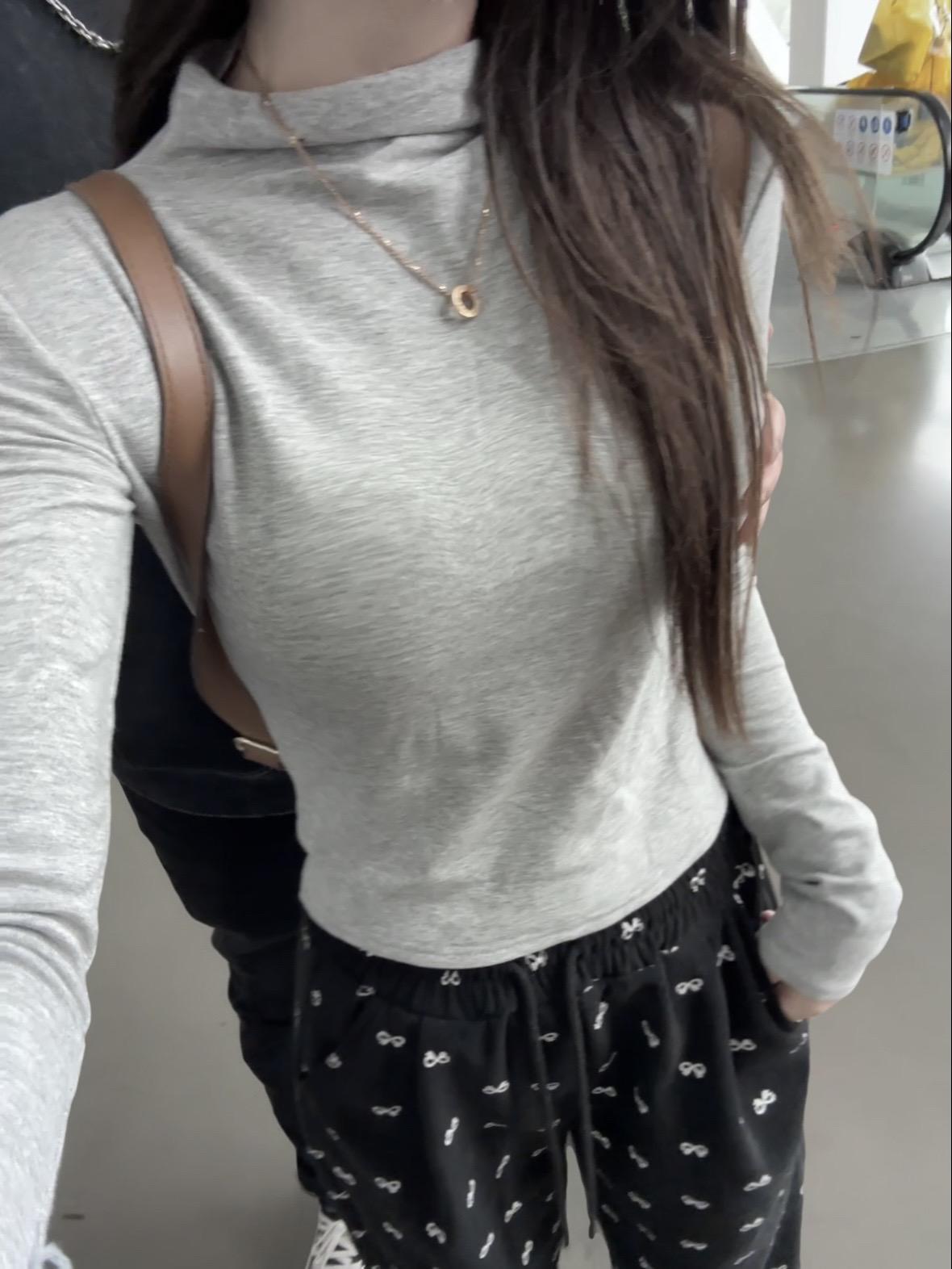 我问抓住小金问：嘿这是不是你的私生子怎么介么像呀？？？