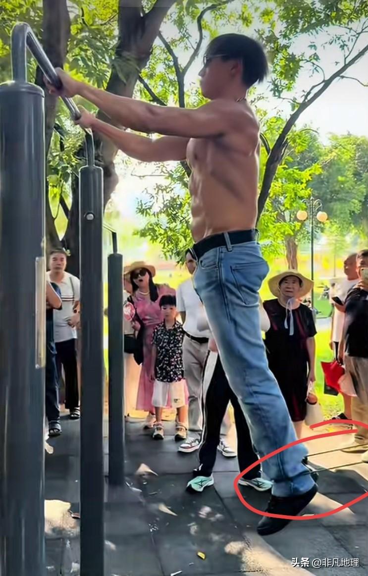 网络和现实的差距！
很多人第一眼都会觉得不可能！
然后再仔细一看就会看到脚上有绳