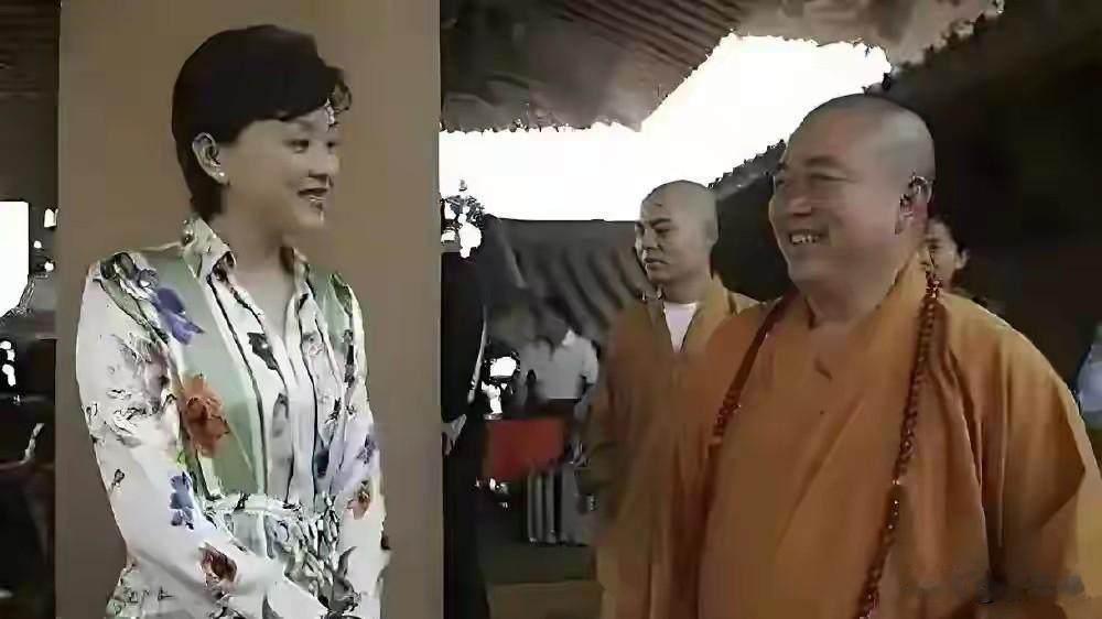 真没想到，释永信被这么多名女主持人采访过。释永信65年出生的，除了刘芳菲年龄小一