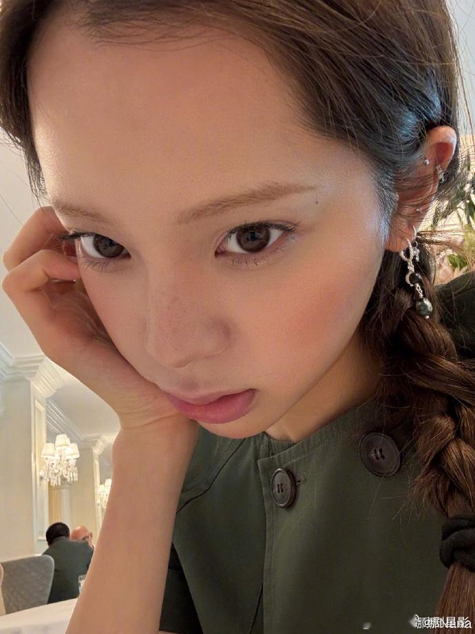 欧阳娜娜自拍模板欧阳娜娜的若干自拍欧阳娜娜的若干自拍🈶，帮大家更新了自拍的模板