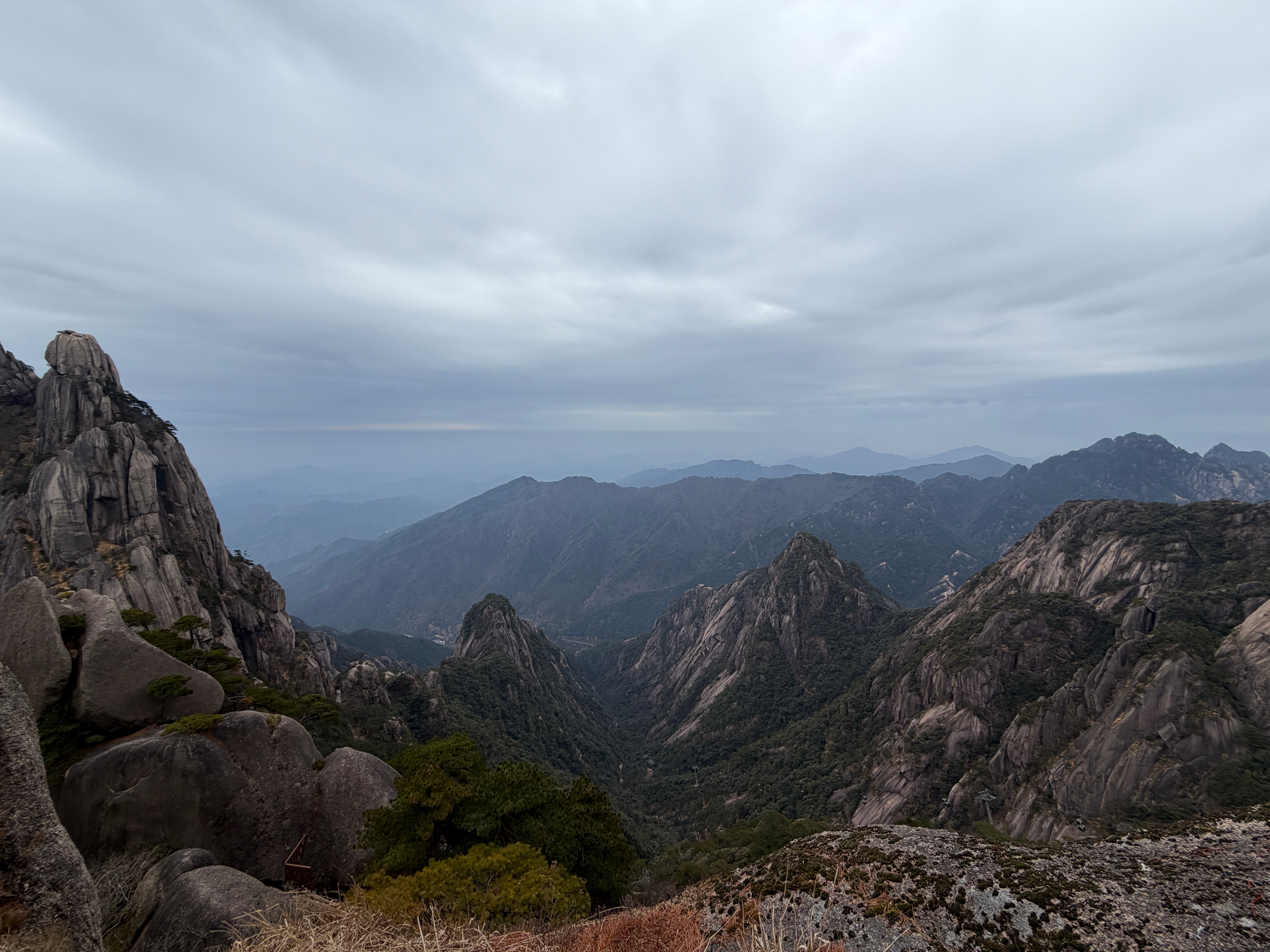 早安人生唯一不改变，是不停的改变。有些事，轻轻放下，你未必就不是轻松。有些小事，