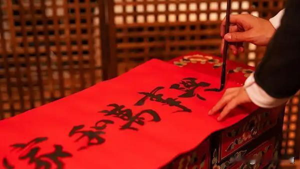 一、区分上下联的核心方法

1. 平仄区分法（最可靠）  
   - 上联：尾字