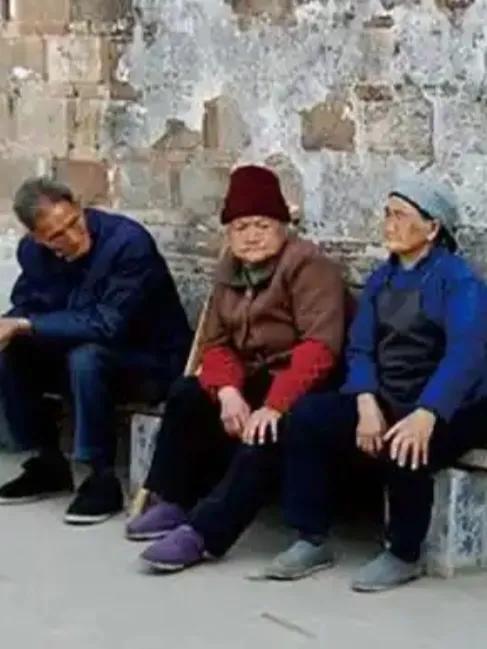 当前，广大农民群众最深切的关切，并非遥不可及的宏大叙事，而是关乎生存与发展的三大