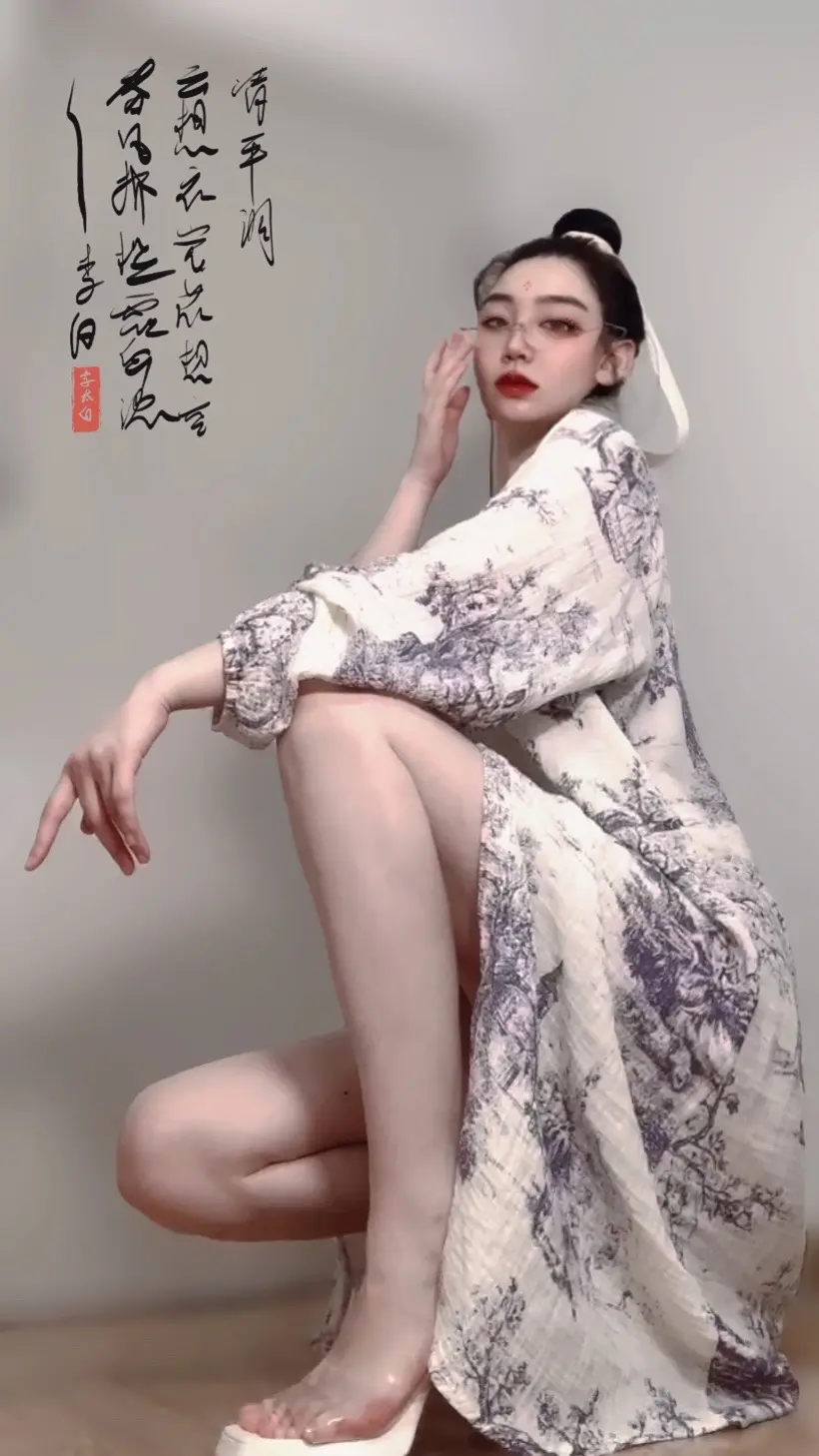 50岁依然保持好状态之。人生的意义就是要独自穿过悲喜