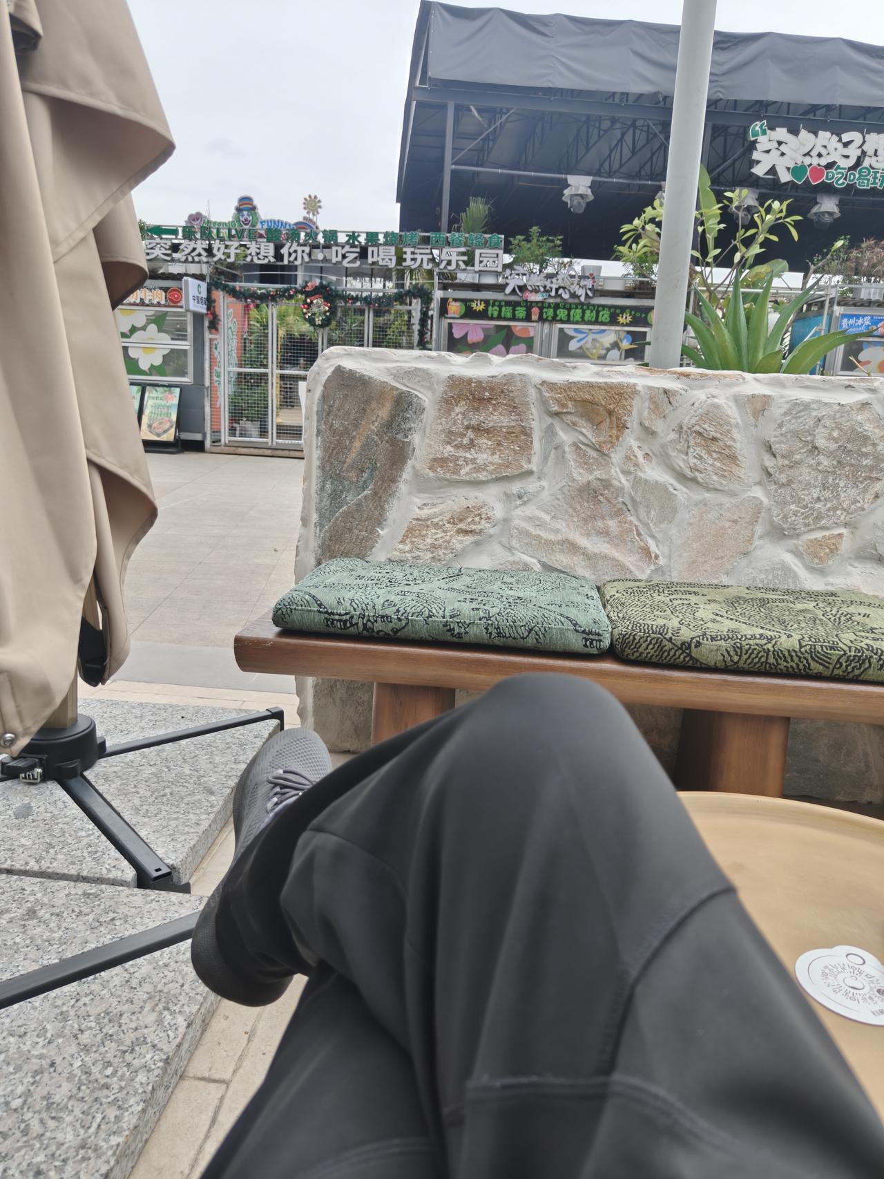 愁死人了，美国以色列欺负人，俄乌冲突打了三四年，整个世界乱糟糟的，人类想要实现世