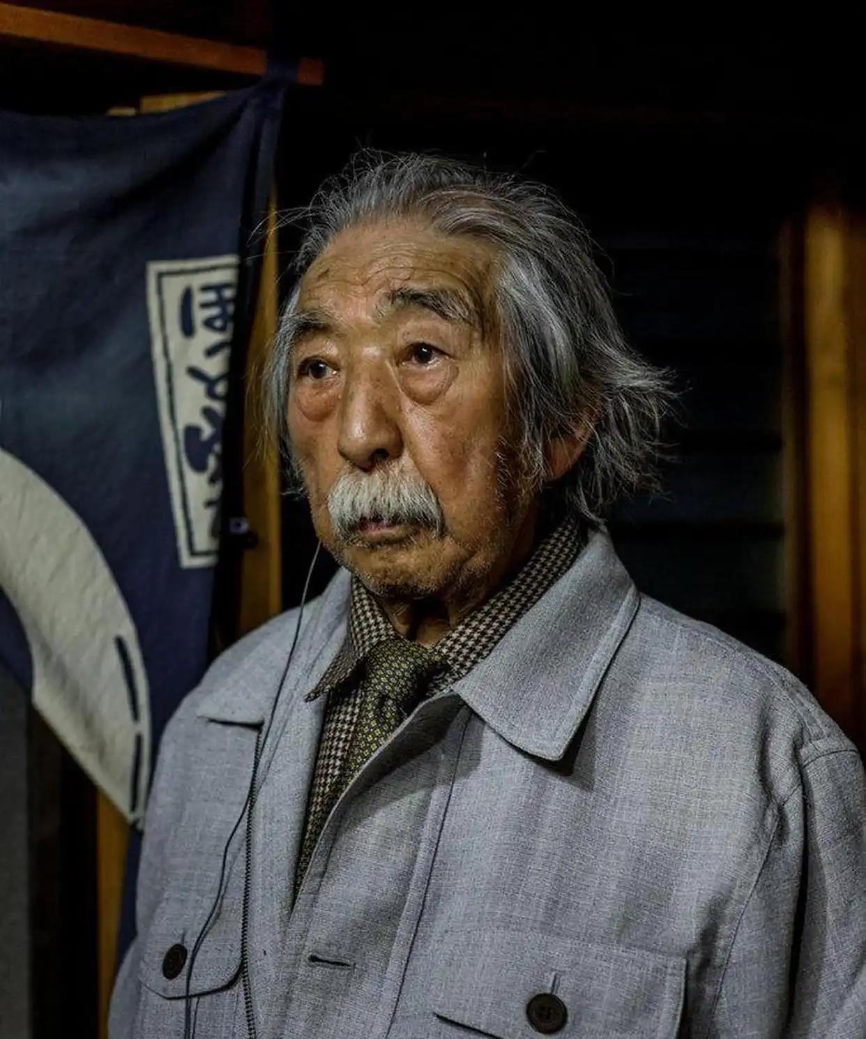 90多岁的日本老兵松本，在镜头前竟说：有机会还想再打一次中国，他被追问：为什么都