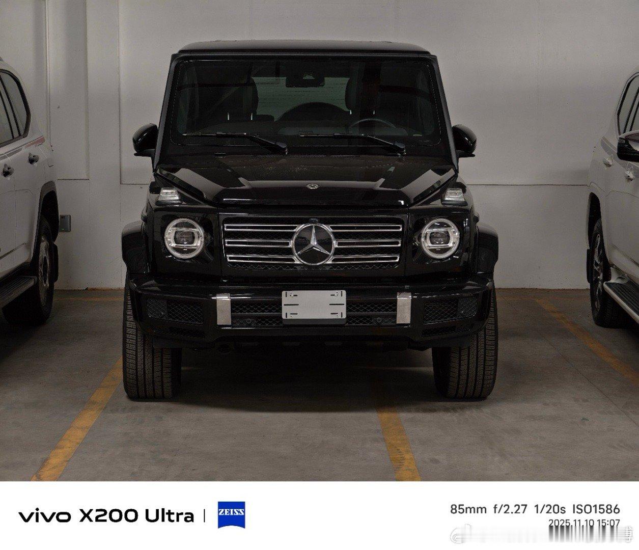 130多万的日规奔驰G400d，一手全新车，可以代办唐山牌，一台黑外红内带大暗夜