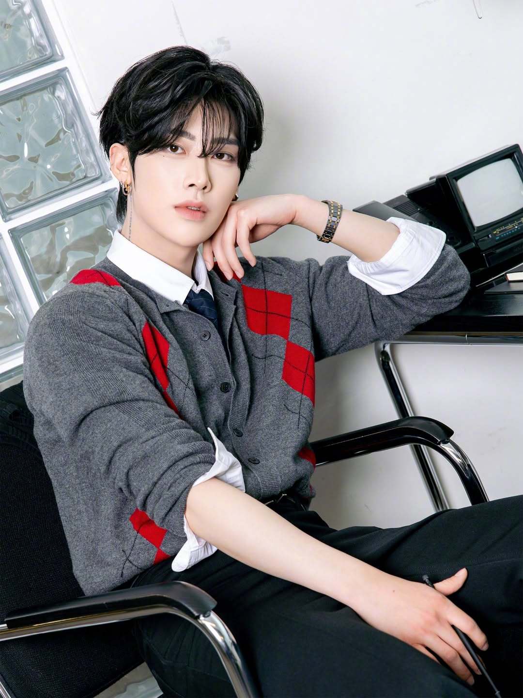 【Theqoo】YH新人男团 AND2BLE 26SS COLLECTION 1