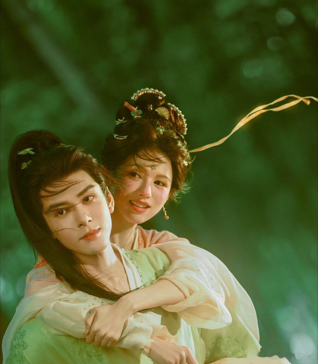 攻玉官宣妈呀，曾舜晞帅成啥样了，这个成王世子有点东西，绿色这套好看，炒鸡喜欢他在