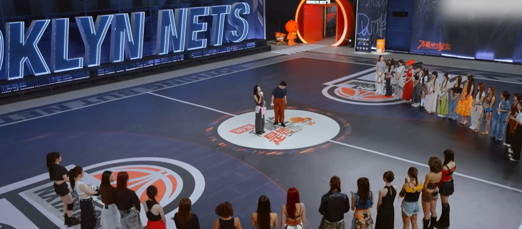 下一顺位是她首轮淘汰过半 第一季45人争8席，最终8位女孩登上NBA赛场完成首秀