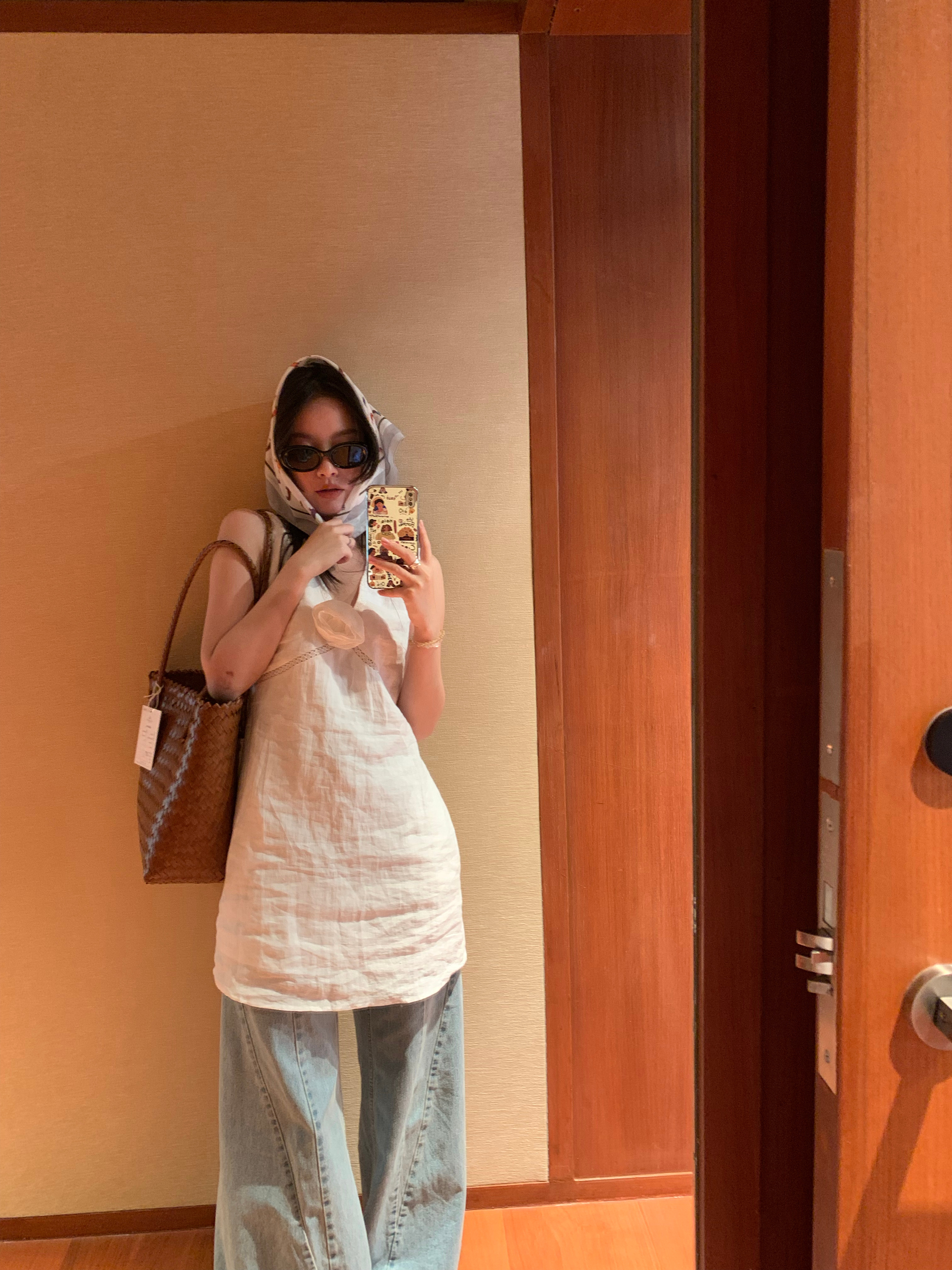 【留白】棉麻质感的连衣裙面料保留了麻的质感但又不易皱莱塞尔+麻的成份透气又亲肤?