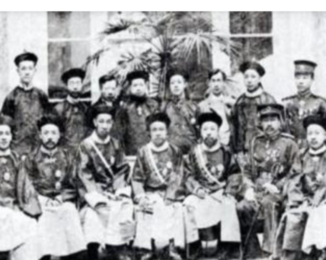 1905年，日俄战争硝烟未散，一个令朝野震惊的事实摆在清廷面前：立宪的日本击败了
