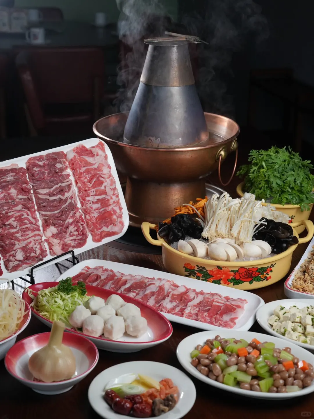 在北京…头一次见这么全面的铜锅涮肉！