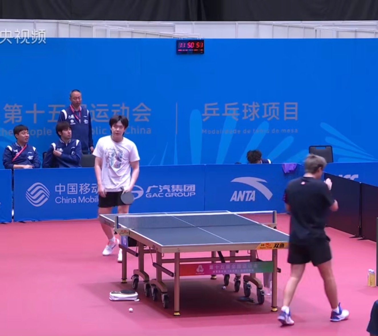 训练场是白皮黑皮对练 ​​​