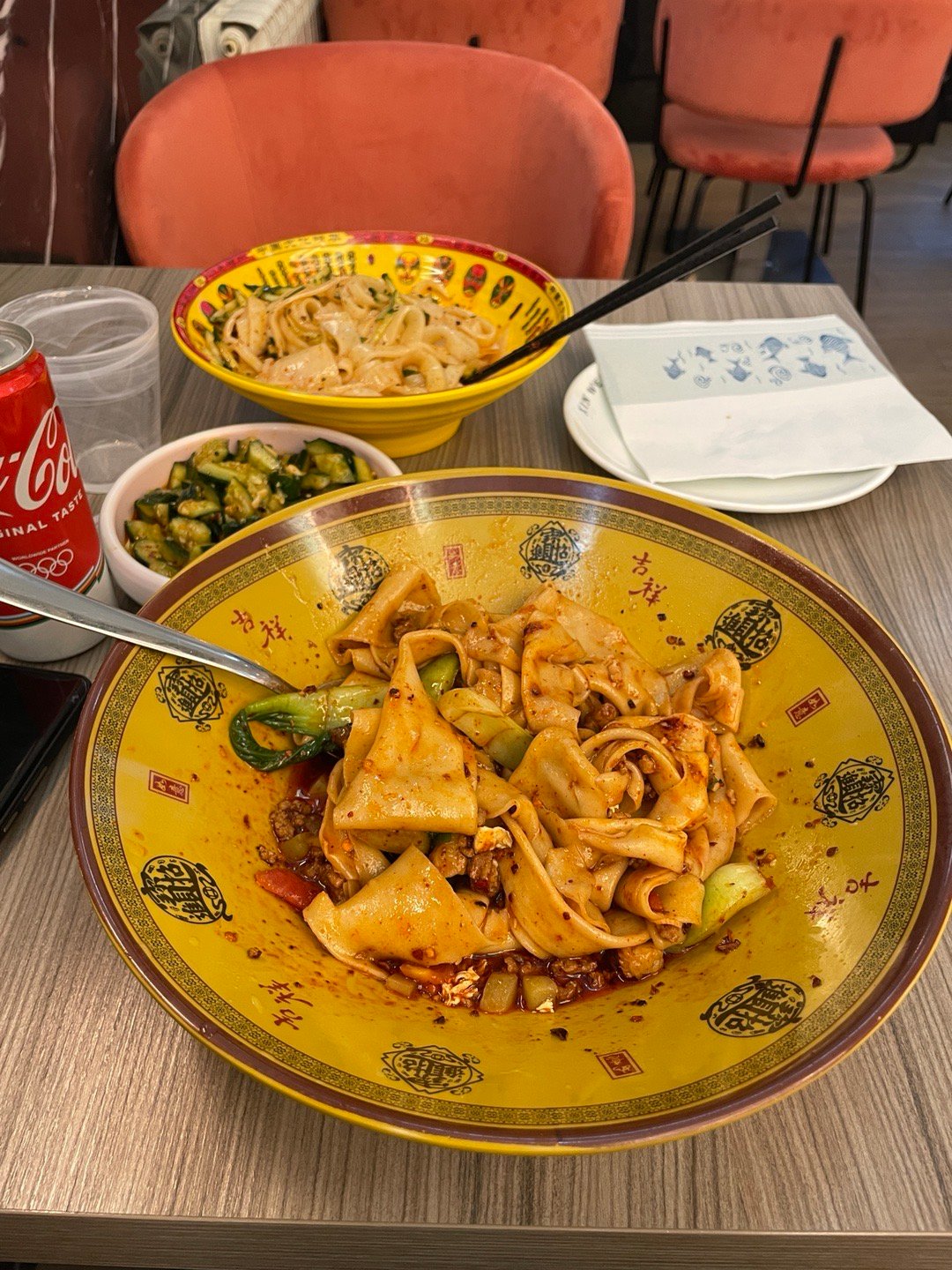 出国了，又好像没完全出[二哈]居然比宁波的西安面馆做的好吃[允悲]  ​​​