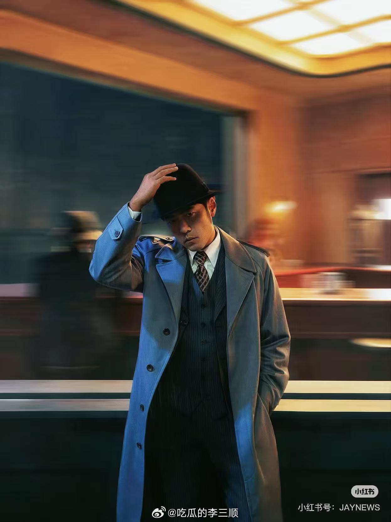 500元复刻周杰伦2000万MV周杰伦的新歌还蛮好听的，很复古的感觉。 