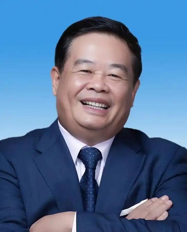 2015年，曹德旺拿出100万给一个小女孩换肾，可谁知，小女孩治愈后，却给曹德旺