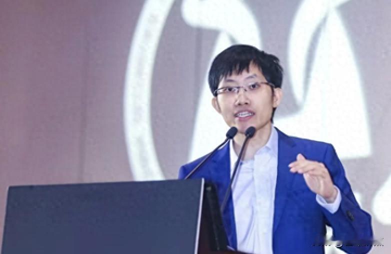 V4来了，英伟达股价跳水，华为昇腾悄悄卖爆了。
DeepSeek突然开源，连黄仁