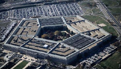 太解气了，五角大楼想卡死记者采访路，法院直接判违宪，美国媒体集体硬刚大获全胜。