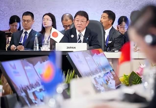 7月24日，日本外务大臣茂木敏充在结束为期三天的菲律宾外访后返回日本。按他的说法