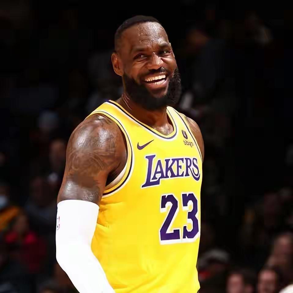 里夫斯真牛，湖人绝杀猛龙!
八村绝杀，小里扛旗，老詹助攻，团队篮球，全员出力，斩