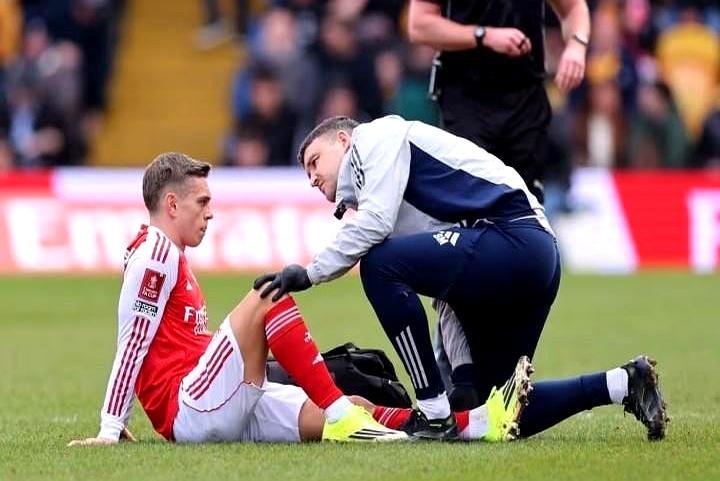 怕阿森纳本赛季又掉链子的，这次可以把心放肚子里了。
 
足总杯2-1赢曼斯菲尔德