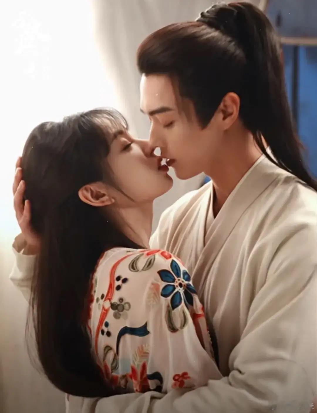 许凯和田曦薇主演的《子夜归》终于定档啦，这消息一出来，可让不少剧迷兴奋不已！许凯