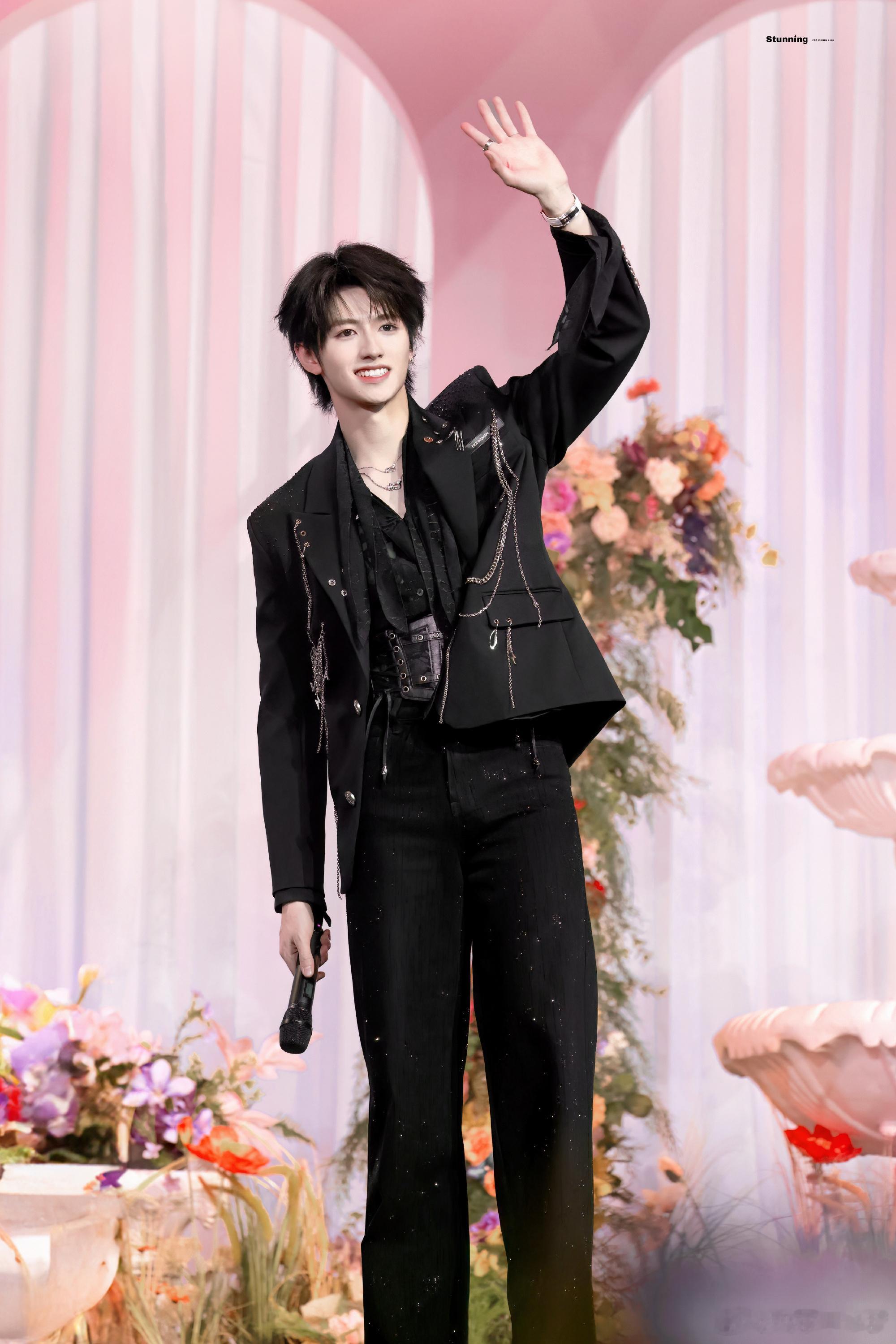 不多见的 ROLEX 冰糖钻满天星迪通拿 ，轻松拿下 朱志鑫 劳力士