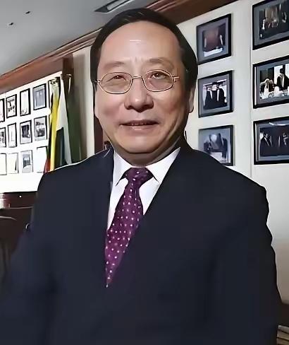 美国学者在电视节目里指点江山，说台湾人不愿统一就该尊重意愿、禁用武力。高志凯教授