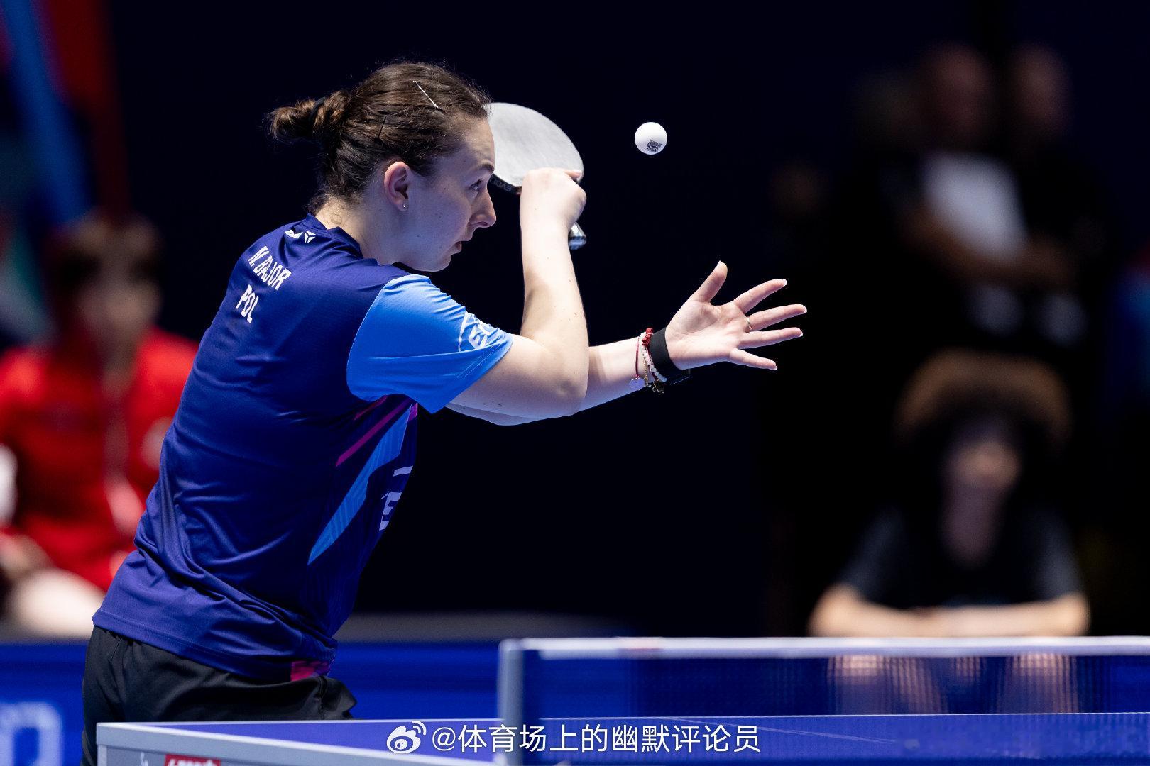 伦敦世乒赛团体赛  女子团体1/16决赛孙颖莎3-0娜塔莉亚·巴约【11-2,1