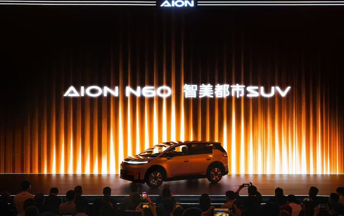 刷到埃安N60的智驾配置，说实话我有点惊到了。11万级啊兄弟们，全系标配激光雷达