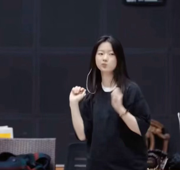 哎呀我家猪儿撅嘴扭扭扭太可爱了🥺今天一整天都没发我家孩子 所有人赔我醇圈最温良
