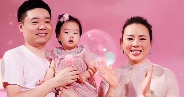 娶大6岁妻子，高龄生二胎，丁俊晖最清醒的选择，从来不是拿冠军
丁俊晖十八岁在家乡