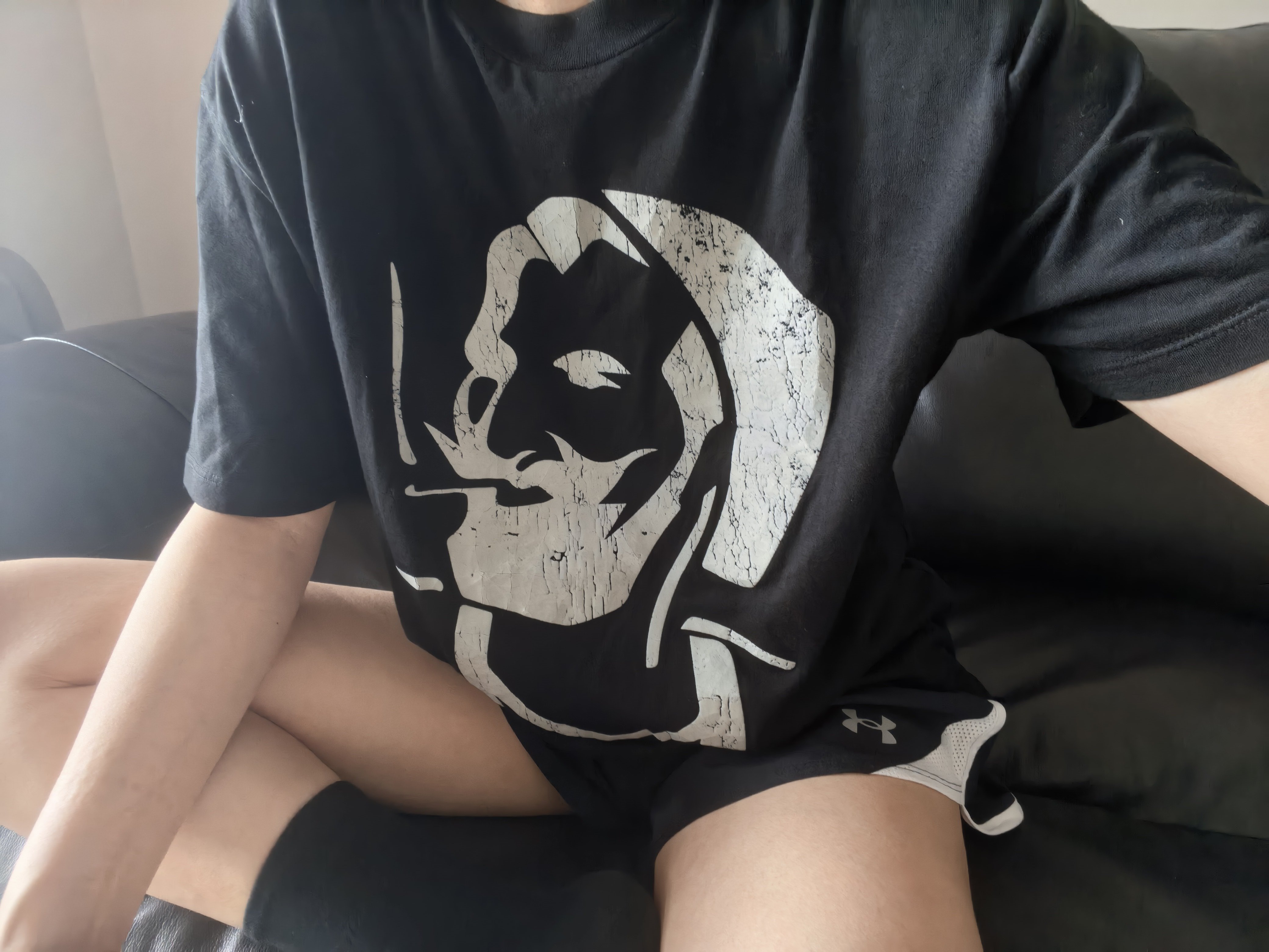 每天同一个环节起床庆幸自己买了很多短裤乱七八糟一堆做了一些奇怪的梦