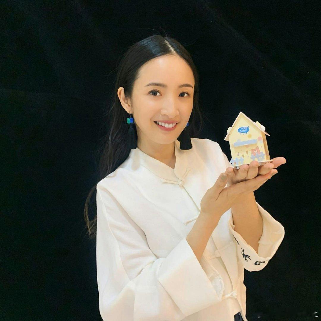 林依晨和老公「阿超」林于超今年12月24日結婚將滿10周年，由於阿超事業在美國，