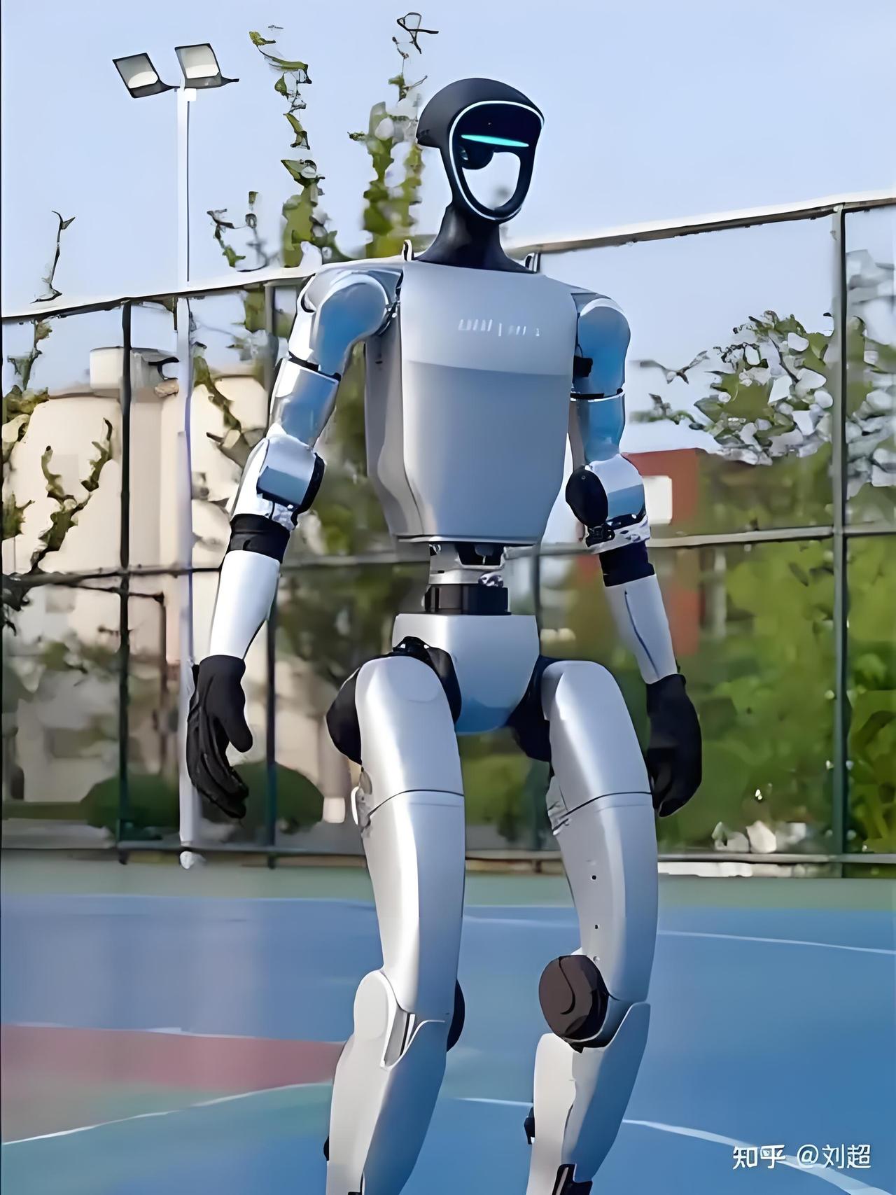 现在的机器人制造确实还远远没到成熟期，尤其是服务型机器人。我想象中，服务型机器人