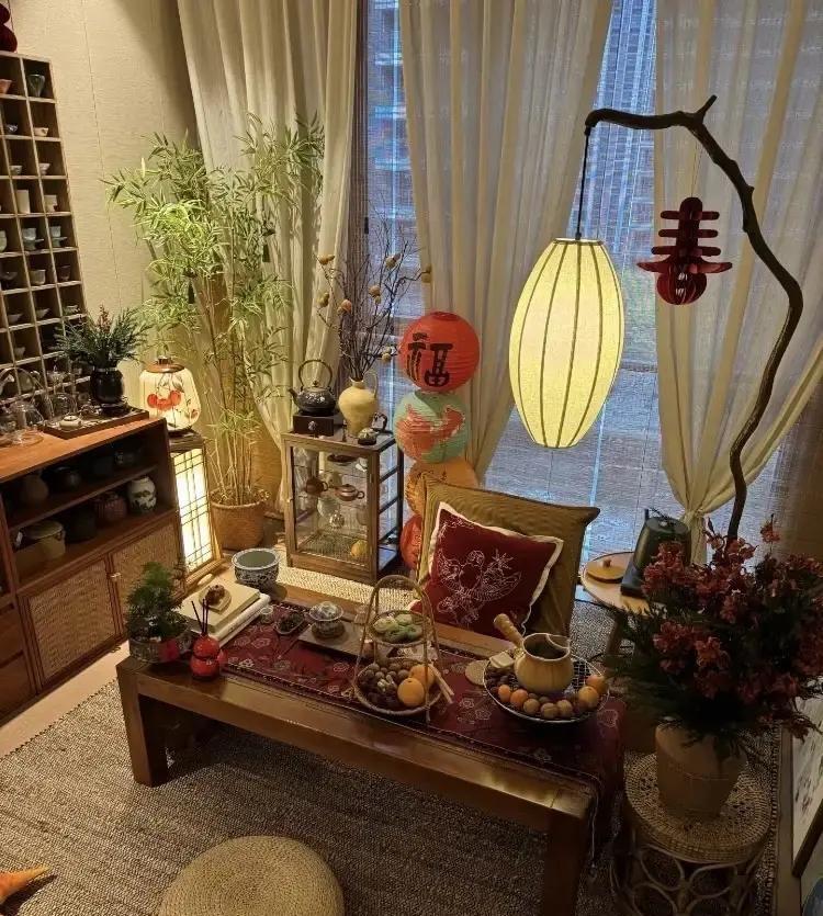 95年大专女吐槽年薪50万985老公太木讷想离婚。
同事把聊天记录一贴，全网都在