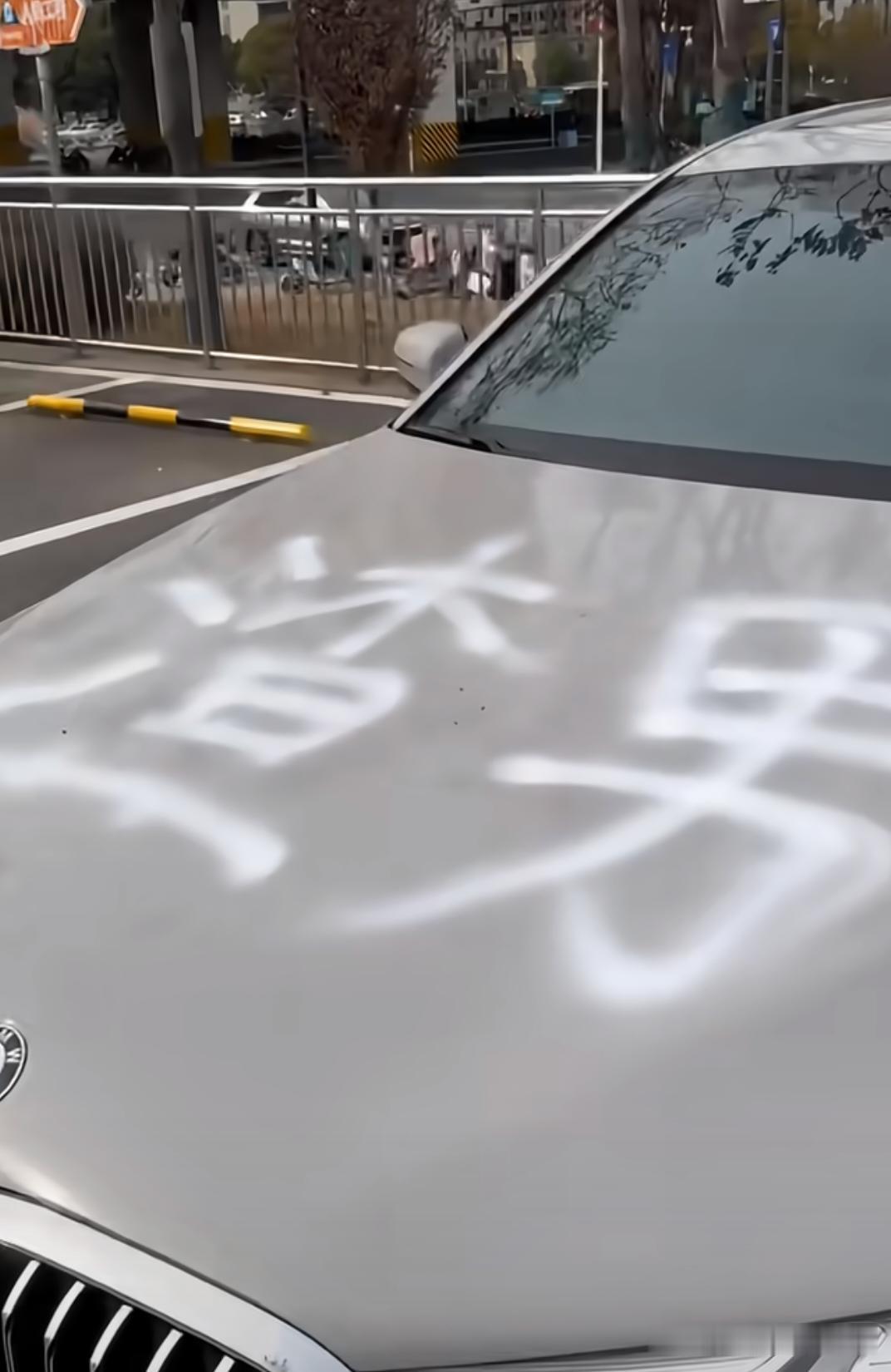 这还要写出来发泄一下？骗炮的意思就是“他已经骗到了你的人，你目前还没有骗到他的钱