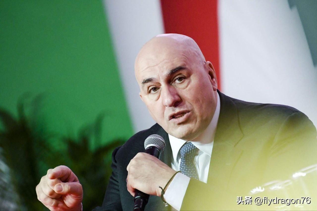 🇮🇹意大利媒体报道，由于伊朗的反击行动导致空域关闭，意大利国防部长吉多·克罗