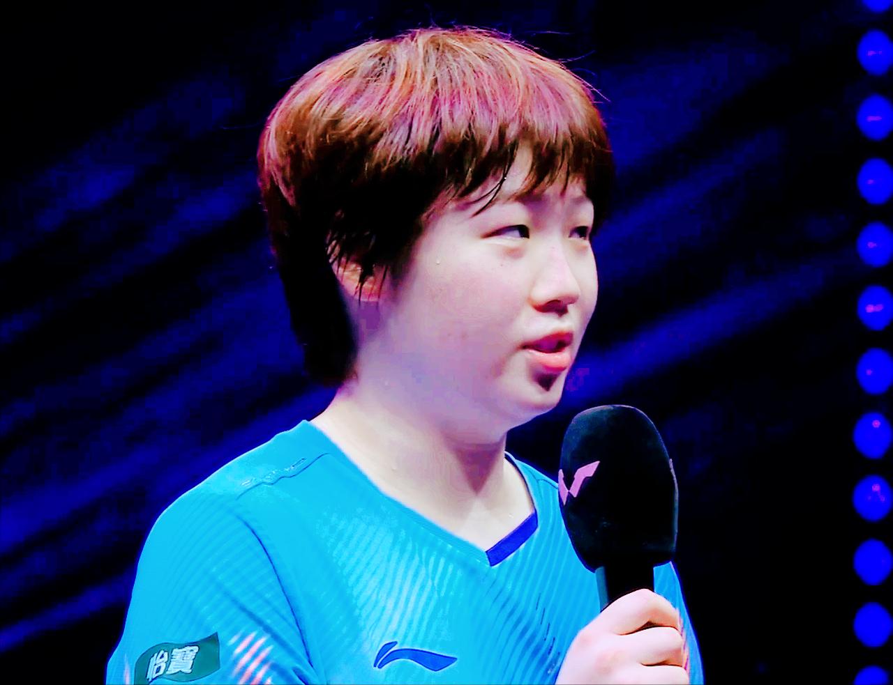 蒯曼太可爱了，3:1拿下高桥，赛后采访，狠狠的夸了自己！哈哈

记者问：
恭喜蒯