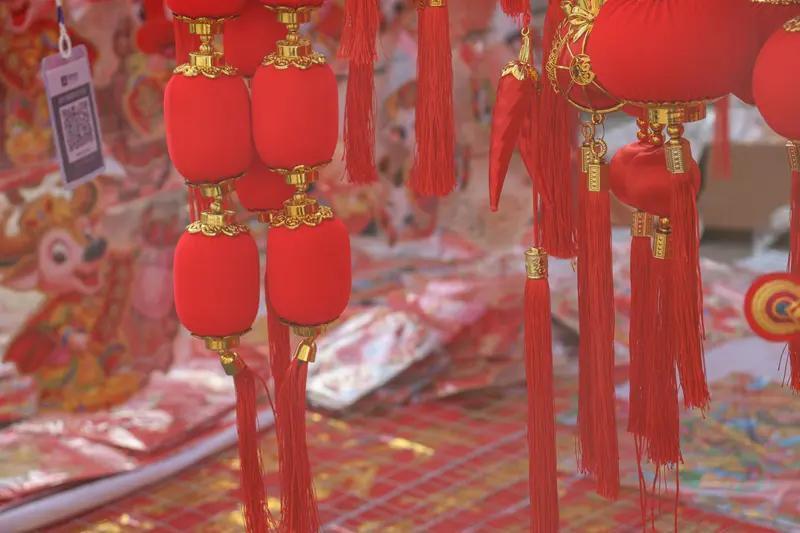 今年春节，“变成中国人”在中国过春节成了热门体验。持续优化的入境政策，让外国友人