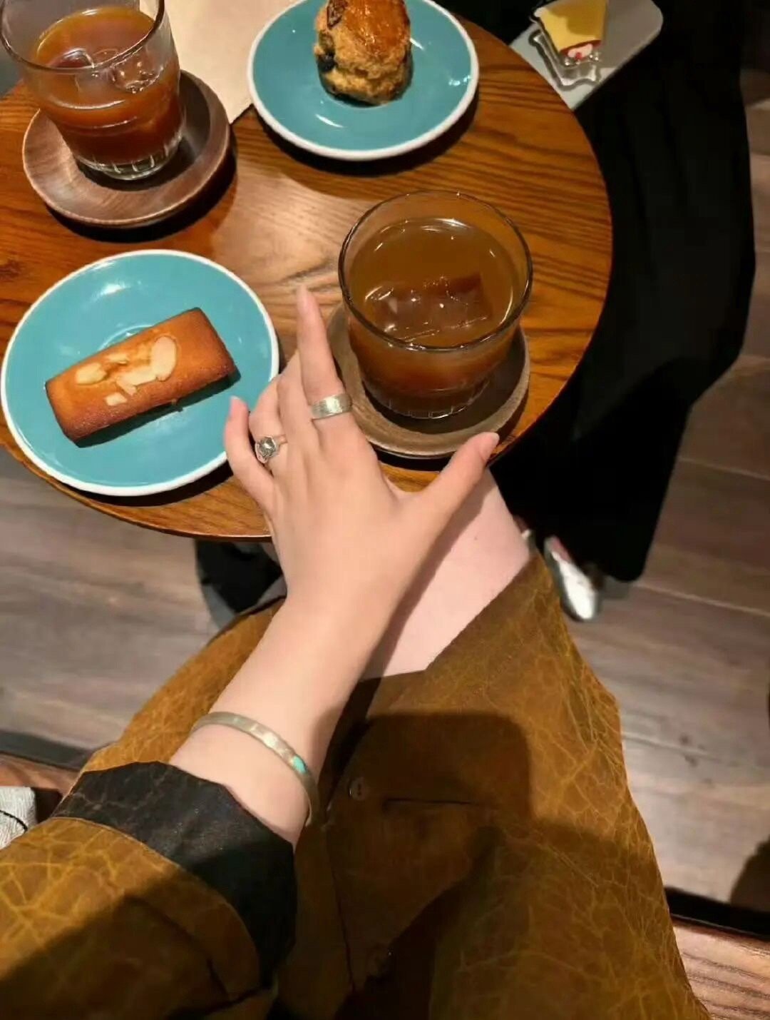 我会给自己做脱敏训练 直到站在我面前的你成为了陌生人 ​​​